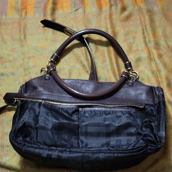 Burberry brown  Bartow  handbag & shoes. - Picture 5 of 12